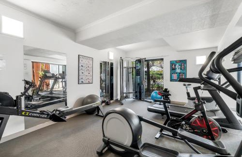 Trinity Beach Apartment | The Trinity Duo - Resort Comfort near Beach & Dining