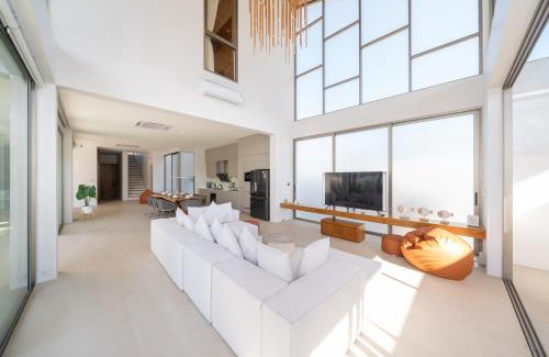 Bang Tao Villa | The Trinity new modern 5BR villa with 20M Pool