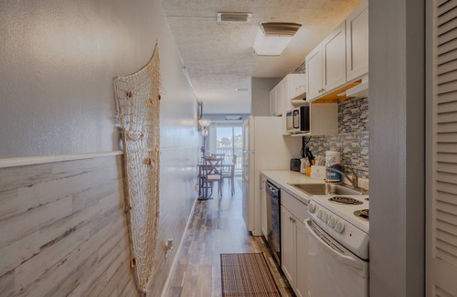 El Centro Beach Condo | The Turtle House- Quiet complex, 2 BR/2 BA