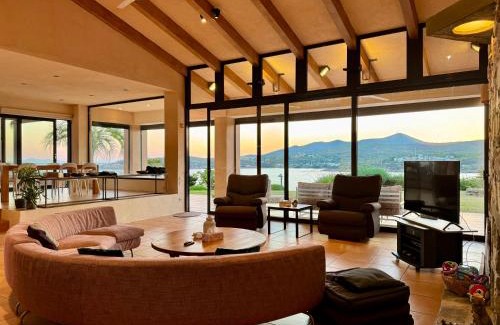 Lavreotiki Villa | The Ultimate Escape on the Aegean Waterfront