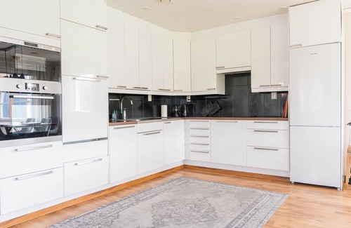 Ranua Villa | The Ultra-Luxe and cozy 3-bedroom Hommala cottage with sauna and next to river