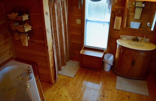 Townsend Bed & Breakfast | The Upper Threshold Suite at the Country Manor Inn