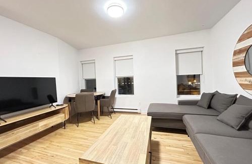 La Cite-Limoilou Apartment | The Urban Nest