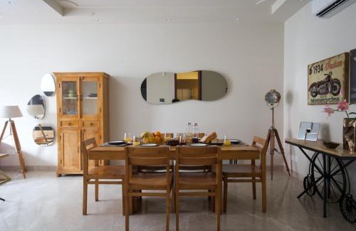 Green Park Apartment | The Urban Perch 3bhk Apartment with lift in South Delhi closest to India gate