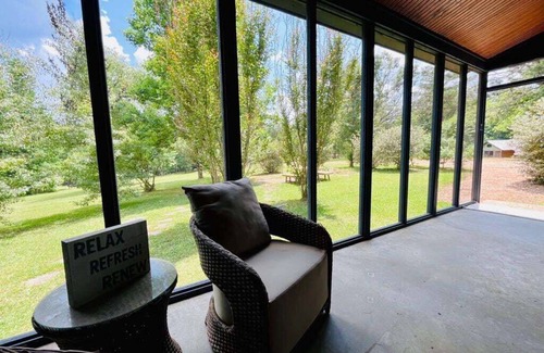 Water Valley Cabin | The Valley Double Decker 18 miles form Sq &OM