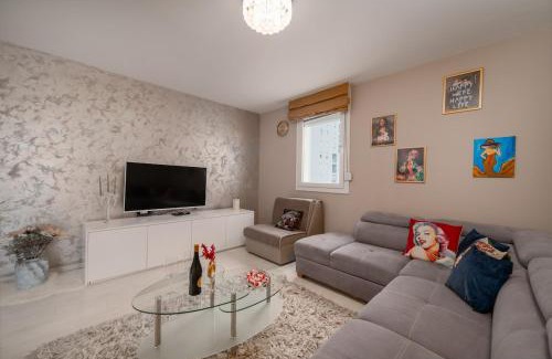 Mejasi Apartment | The Velvet Skyline