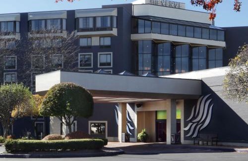 Natick Hotel | The Verve Boston Natick, Tapestry Collection by Hilton