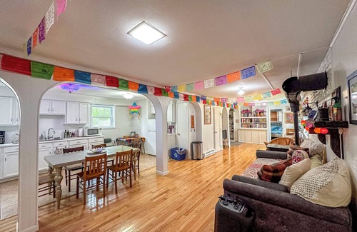 Kerhonkson Apartment | The Vibrary Inn, a Fantasy Minnewaska Escape. Minutes from Hikes and Waterfalls.