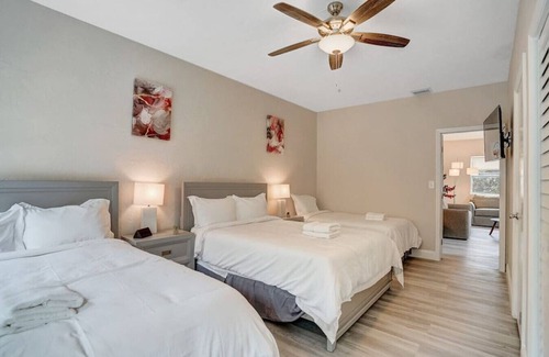 Victoria Park Apartment | The Victoria Park Apartments: 1BR Hideaway with Shared Pool