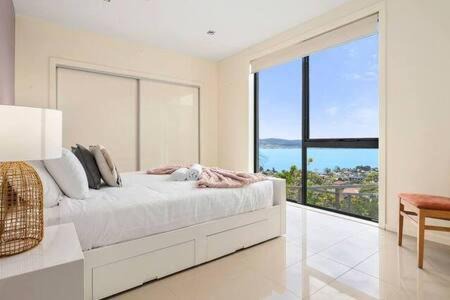 Sandy Bay House | The View Sandy Bay 5 bedroom