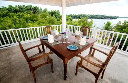 Balapitiya Villa | The Villa By R