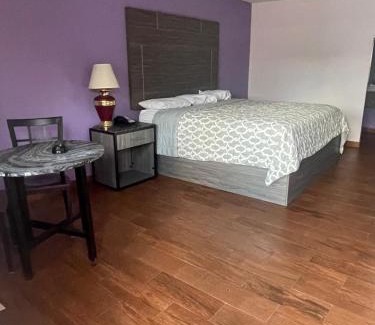 Denham Springs Hotel | The village inn