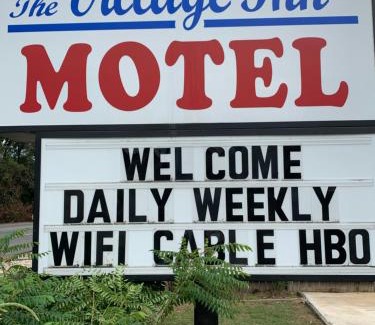 Denham Springs Hotel | The village inn