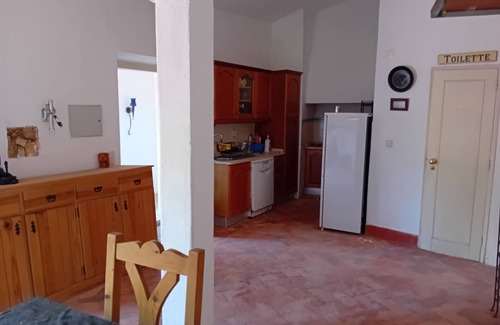 Almoster Cottage | The walnut house offers the calm and comfort of a country house