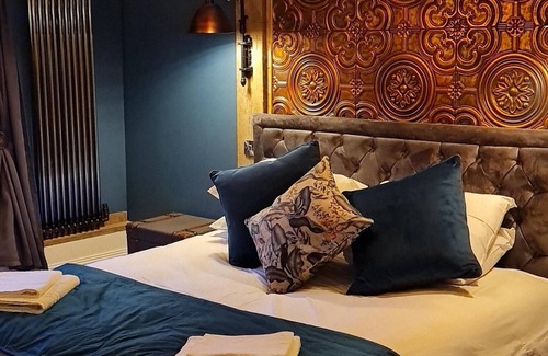 Walkden Hotel | The Waterside Bar Rooms & Restaurant