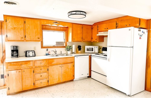 Kill Devil Hills House | The Waves of Grace beach house! 2 MIN WALK TO BEACH! SANDY BOTTOM!