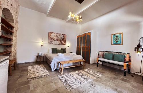 Artists Colony Hotel | The Way Inn - Boutique Suites