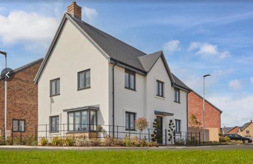 Little Stukeley House | The Weald Hideaway - Perfect for Contractors - Close to Major Roads