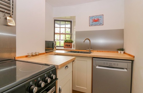 Newburgh Cottage | THE WEE HIDEAWAY, pet friendly in Newburgh, Fife