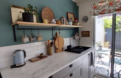 Eimeo Cottage | The West Wing Studio, a beautiful sanctuary near Eimeo Beach