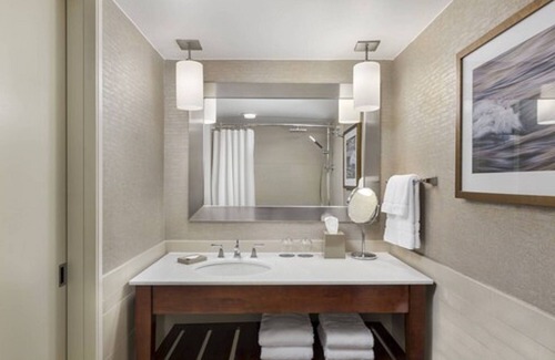 Etobicoke Hotel | The Westin Toronto Airport