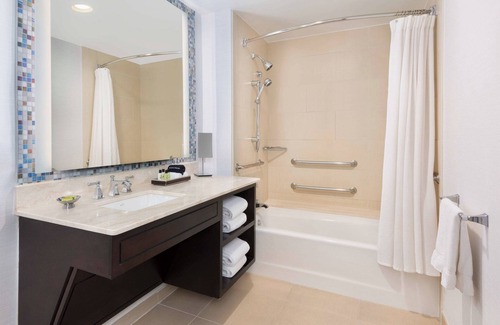 Beach Park Hotel | The Westshore Grand, A Tribute Portfolio Hotel, Tampa