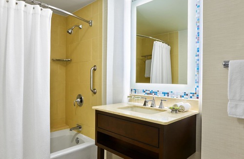 Beach Park Hotel | The Westshore Grand, A Tribute Portfolio Hotel, Tampa