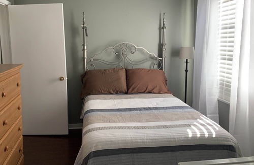 Dauphin Island Cottage | The Whale House - Elegant Charm in Dauphin Island Village