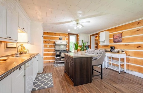 Chatsworth Other | The Whispering Acres-Peaceful Nature Retreat with Pool, hot tub and Firepit.