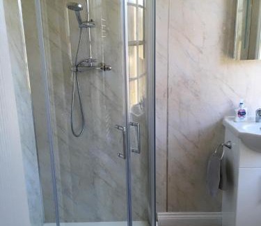 Cranleigh Hotel | The White Hart pub and rooms