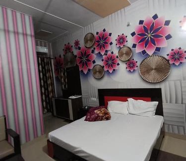 Thanesar Hotel | The White Rose hotel andRestaurant