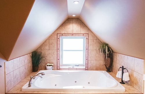 Whitewater Region Hotel | The Whitewater Inn