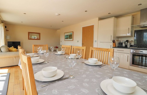 Winnard's Perch Cottage | THE WILLOWS, pet friendly, country holiday cottage in St Columb Major