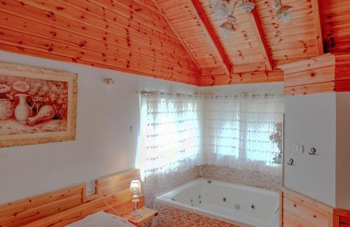 Betzet Cabin | The Wooden Rose Cabins