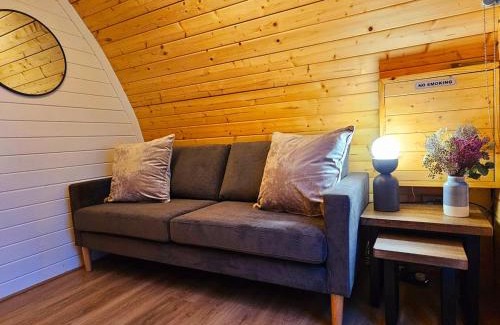 Hartwell House | The Woodland Cabin with Private Hot Tub Spa