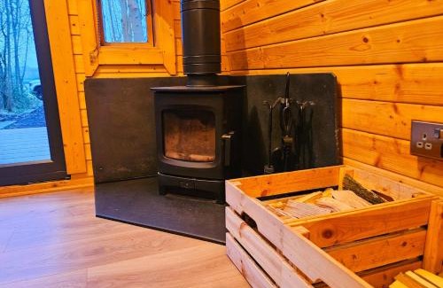 Hartwell House | The Woodland Cabin with Private Hot Tub Spa