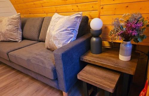 Hartwell House | The Woodland Cabin with Private Hot Tub Spa
