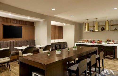 The Woodlands Hotel | The Woodlands Waterway Marriott Hotel and Convention Center