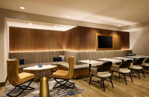 The Woodlands Hotel | The Woodlands Waterway Marriott Hotel and Convention Center