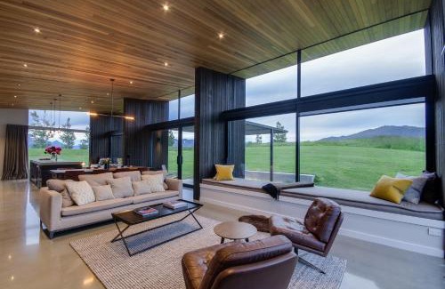 Arrow Junction Villa | The Woolstore Luxury Holiday Home by MajorDomo