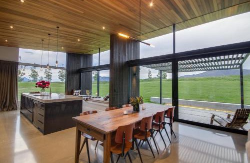 Arrow Junction Villa | The Woolstore Luxury Holiday Home by MajorDomo
