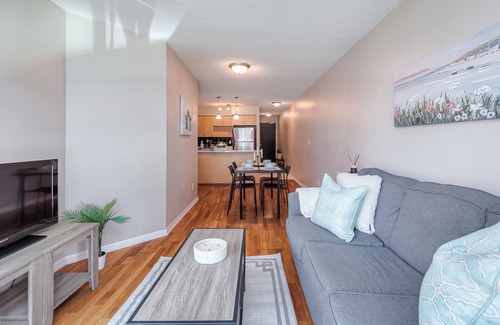 Downtown Toronto Apartment | The Yonge Suites - Downtown Elegance