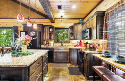 Broken Bow Cabin | The ZaZa in Hochatown/Broken Bow, OK