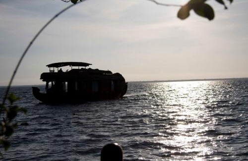 Kumarakom Resort | The Zuri Kumarakom Kerala Resort & Spa