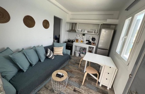 Loutra Apartment | Theis Seafront Retreat - Loutra Seaview Bliss