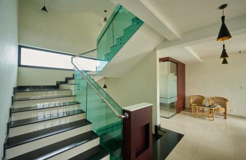 Vandiperiyar Hotel | Thekkady Gavi Suites