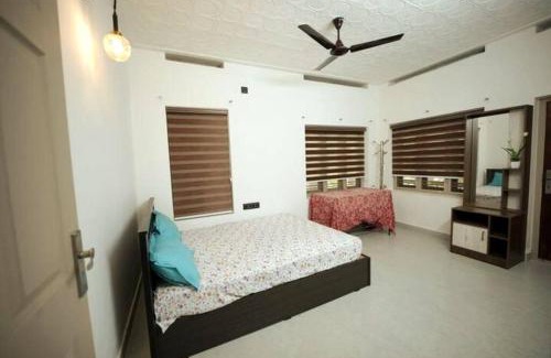 Perumbaikad Apartment | Thekkaniyil Homestay