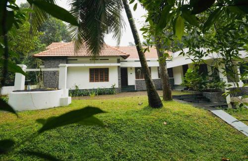Perumbaikad Apartment | Thekkaniyil Homestay