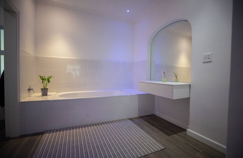 Franschhoek Hotel | theLAB BLUE