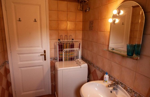 Paleopolis Apartment | Theo's house in Chora!